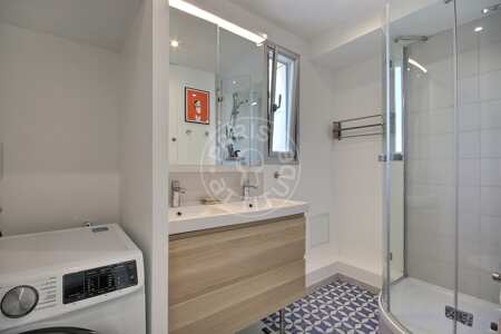 Badezimmer Möblierte wohnung - 81m²  - 3 Zimmer - Batignolles - Paris