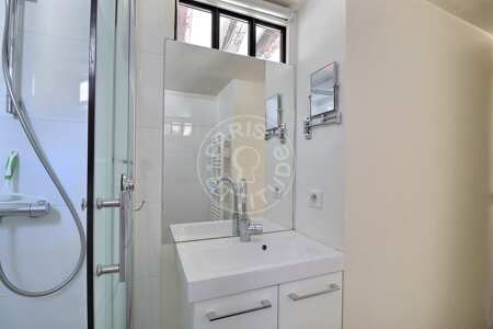 Salle de bain Studio alcove meublé - 35m²  - Temple - Paris