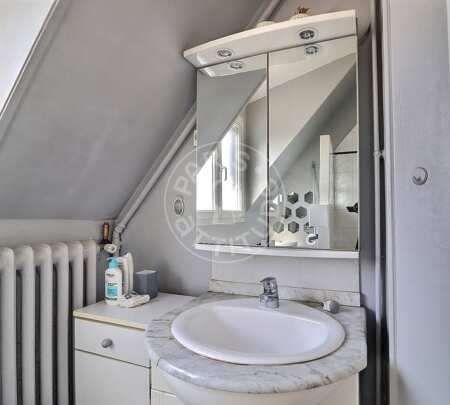 Salle de bain Duplex meublé - 55m²  - 2 chambres - Arc de Triomphe - Paris