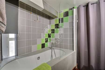 Bathroom Furnished apartment - 45m²  - 1 bedroom - Place des Fêtes - Paris