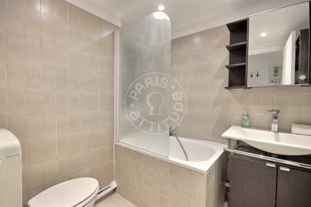 Salle de bain Studio meublé - 27m²  - Panthéon / Sorbonne - Paris