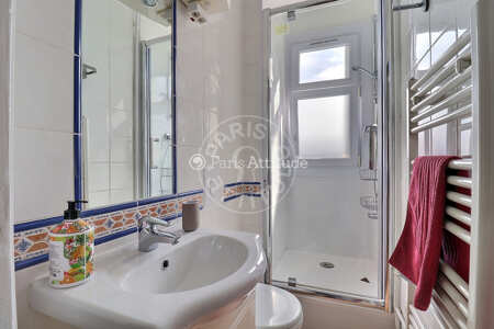 Bathroom Furnished apartment - 41m²  - 2 bedrooms - Jasmin / Mozart - Paris