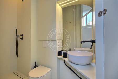 Salle de bain Appartement meublé - 28m²  - 1 chambre - Saint-Germain - Paris