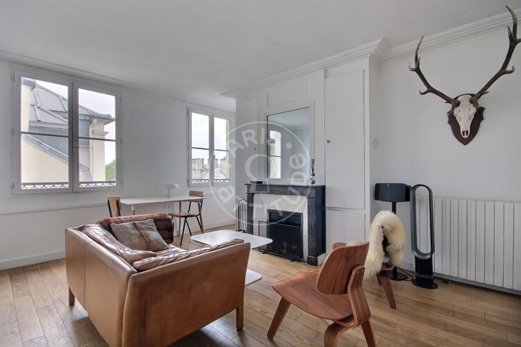 Living room - Furnished 2 bedrooms - Paris 75007 - 17099