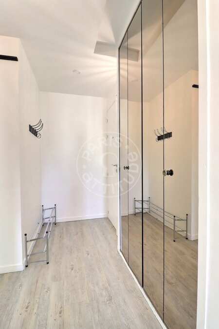 Eingangsbereich Möblierte alkovenwohnung - 34m²  - Commerce - Paris