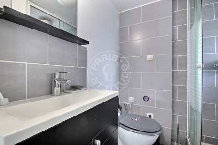 Bathroom Furnished studio - 24m²  - Notre-Dame de Lorette - Paris