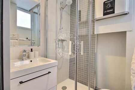 Bathroom Furnished apartment - 28m²  - 1 bedroom - Gare de l'Est / Gare du Nord - Paris