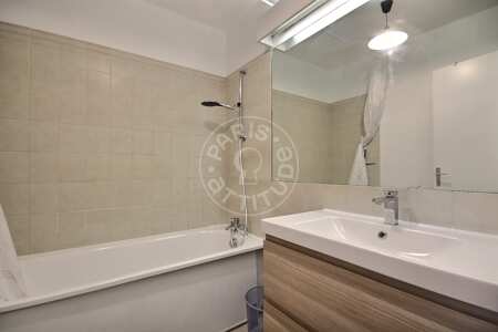 Baño Piso amueblado - 73m²  - 2 dormitorios - Canal Saint-Martin - París