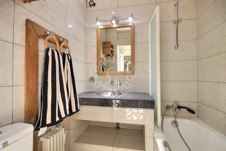 Salle de bain Studio meublé - 28m²  - Arc de Triomphe - Paris