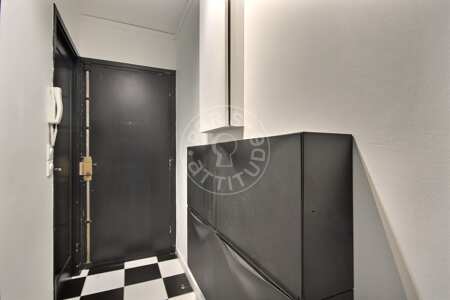 Entrée Studio meublé - 29m²  - Jules Joffrin - Mairie du 18ème - Paris