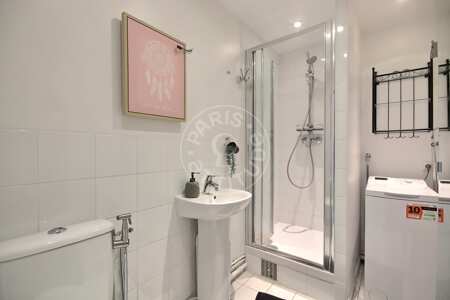 Salle de bain Studio meublé - 29m²  - Jules Joffrin - Mairie du 18ème - Paris