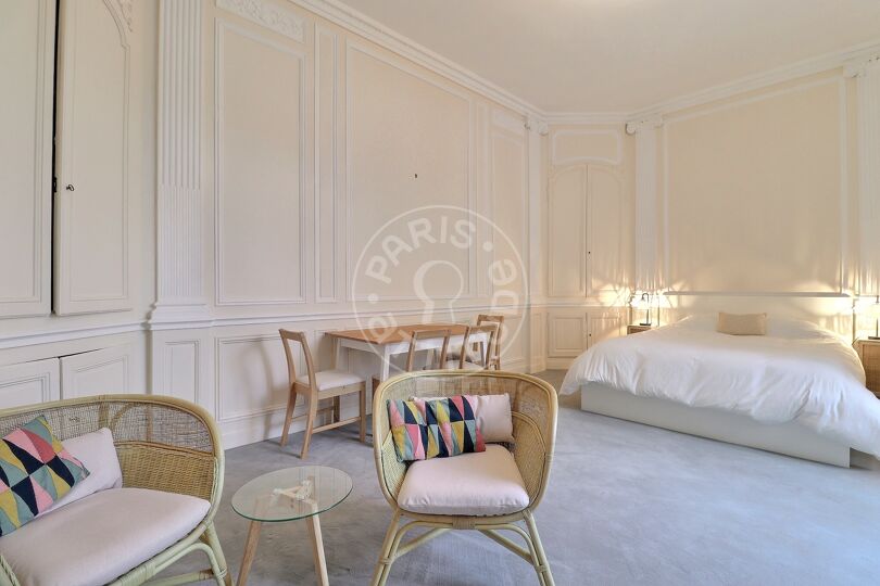 Estudio amueblado - París 75008 - 17169