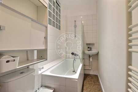 Salle de bain Studio meublé - 30m²  - Convention - Paris