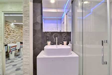 Bathroom Furnished apartment - 70m²  - 2 bedrooms - Arc de Triomphe - Paris