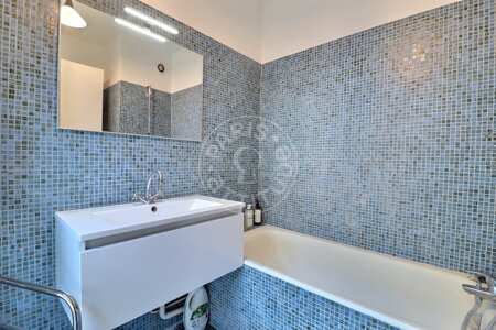 Salle de bain Studio meublé - 35m²  - Place des Vosges - Paris