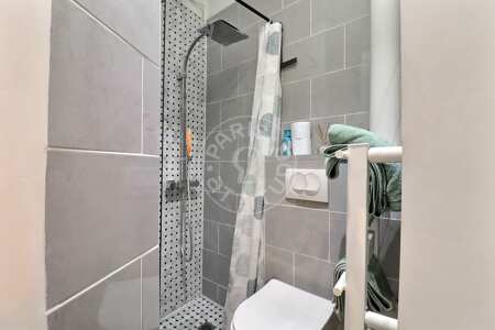 Salle de bain Studio meublé - 17m²  - Porte de Clignancourt - Paris