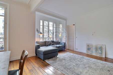 Living room Furnished apartment - 72m²  - 2 bedrooms - Sacré-Cœur - Paris