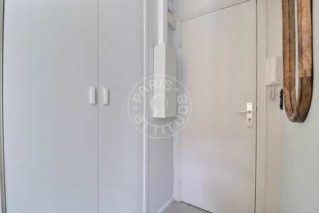 Entrance Furnished studio alcove - 20m²  - Moulin Rouge / Pigalle - Paris