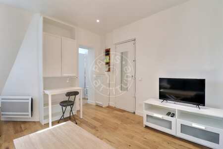 Living room Furnished apartment - 32m²  - 1 bedroom - Gare de l'Est / Gare du Nord - Paris