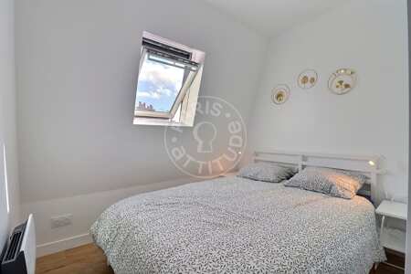 Bedroom Furnished apartment - 32m²  - 1 bedroom - Gare de l'Est / Gare du Nord - Paris