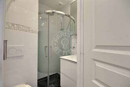 Bathroom Furnished studio - 12m²  - Montorgueil - Paris