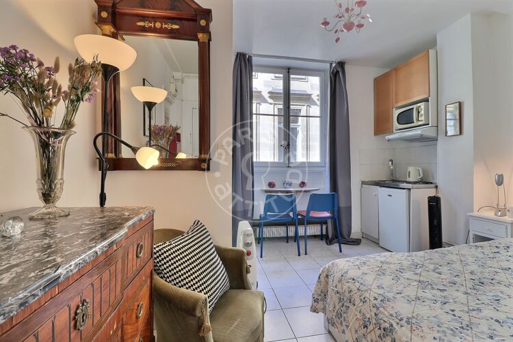 Salon - Studio meublé - Paris 75001 - 17346