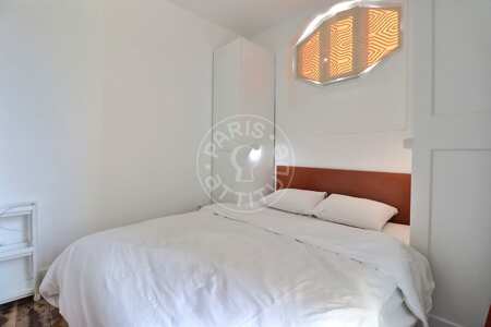 Bedroom Furnished apartment - 24m² - 1 bedroom - Wagram - Paris