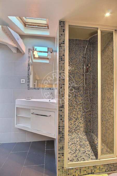 Salle de bain Duplex meublé - 61m²  - 1 chambre - Trocadéro - Paris