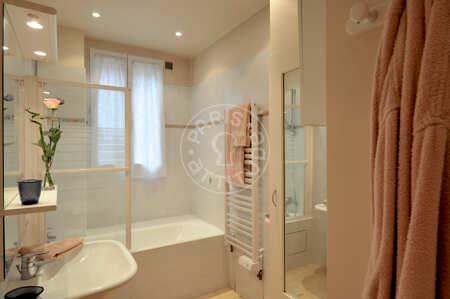 Salle de bain Appartement meublé - 118m²  - 3 chambres - Jardin des Plantes - Paris