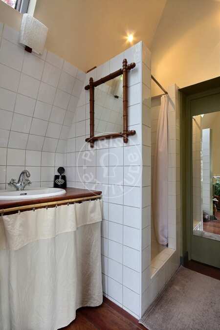 Bathroom Furnished loft - 150m²  - 3 bedrooms - Belleville - Paris