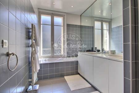Bathroom Furnished apartment - 330m² - 5 bedrooms and more - Miromesnil - Paris