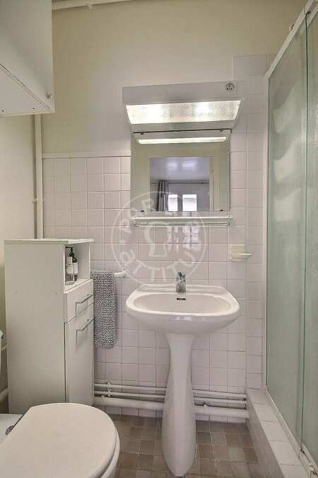 Baño Estudio amueblado - 28m²  - Tour Eiffel - París