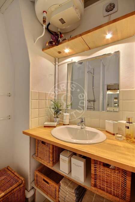 Casa de banho Quitinete mobilado - 25m²  - Pereire - Paris