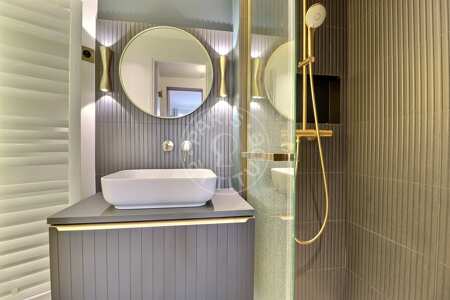 Salle de bain Appartement meublé - 44m² - 1 chambre - Jasmin / Mozart - Paris