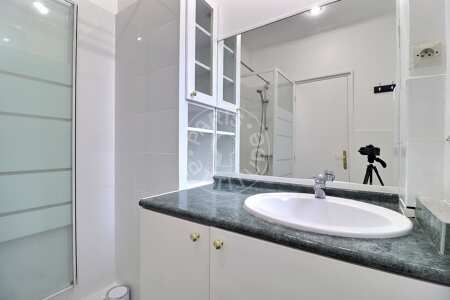 Bathroom Furnished studio alcove - 29m²  - Boulogne-Billancourt
