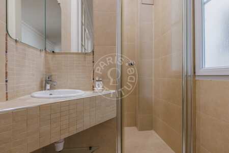 Bathroom Furnished apartment - 260m² - 4 bedrooms - Parc Monceau - Paris
