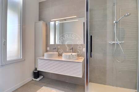 Casa de banho Apartamento mobilado - 227m²  - 4 quartos - Tour Eiffel - Paris