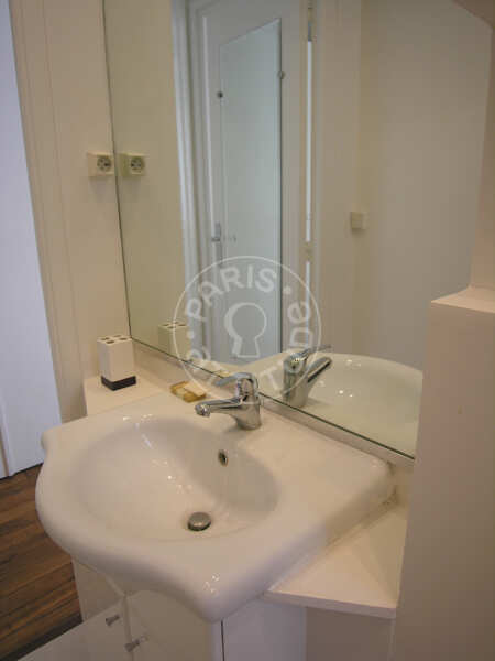 Salle de bain Appartement meublé - 45m²  - 1 chambre - Arts et Métiers - Paris