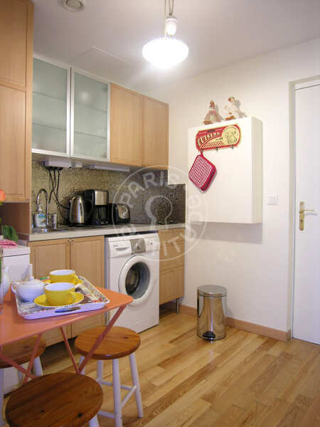 Cucina Mansardato arredato - 33m²  - Montmartre / Place des Abbesses - Parigi