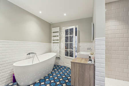 Salle de bain Appartement meublé - 69m²  - 1 chambre - Le Marais - Paris