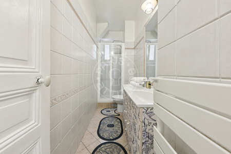 Bathroom Furnished apartment - 75m²  - 2 bedrooms - La Muette / Bois de Boulogne - Paris