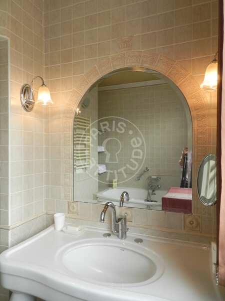 Bathroom Furnished apartment - 60m²  - 2 bedrooms - Arc de Triomphe - Paris