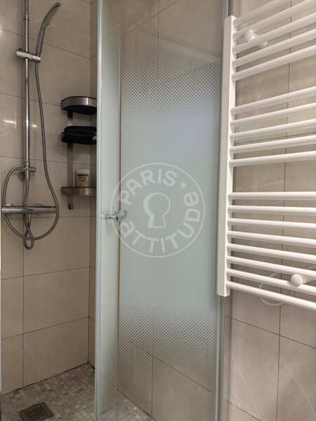 Salle de bain Studio meublé - 25m² - Quais de Seine - Paris