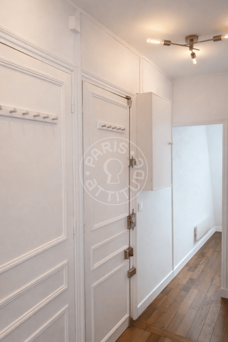 Entrance Furnished apartment - 27m² - 1 bedroom - Place Monge - Paris