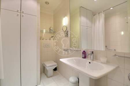 Baño Piso amueblado - 70m²  - 1 dormitorio - Pyramides / Palais Royal - París