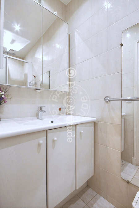Bathroom Furnished apartment - 160m²  - 3 bedrooms - Champs-Elysées - Paris