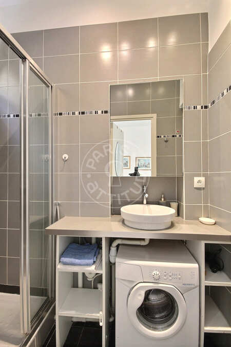 Salle de bain Appartement meublé - 40m²  - 1 chambre - Pereire - Paris