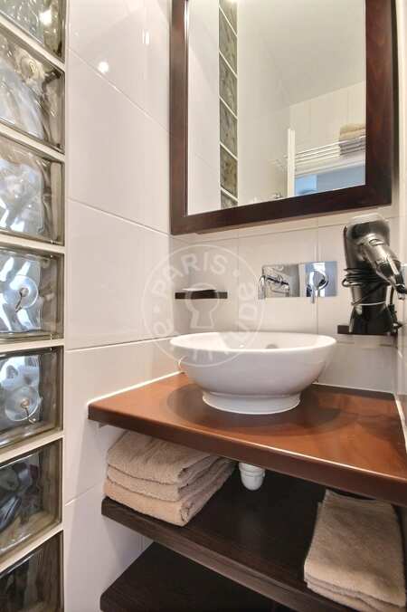 Salle de bain Appartement meublé - 33m²  - 1 chambre - Oberkampf - Paris