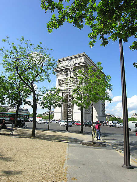 undefined Mansardato arredato - 35m² - Arc de Triomphe - Parigi