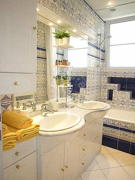 Salle de bain Appartement meublé - 54m²  - 1 chambre - Tour Eiffel - Paris